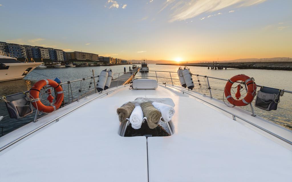 Luxury Yacht Hotel Gibraltar Exterior foto
