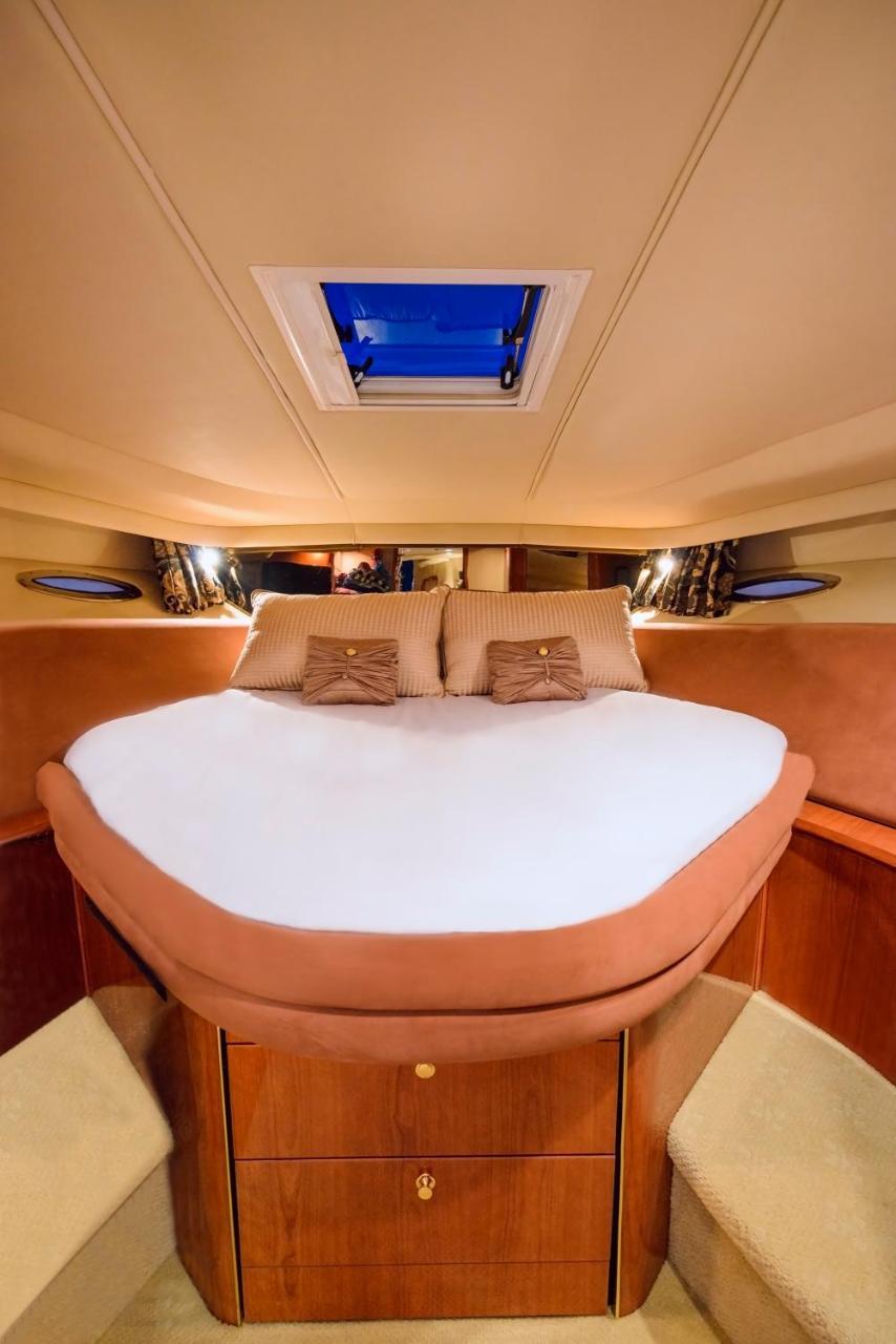 Luxury Yacht Hotel Gibraltar Exterior foto