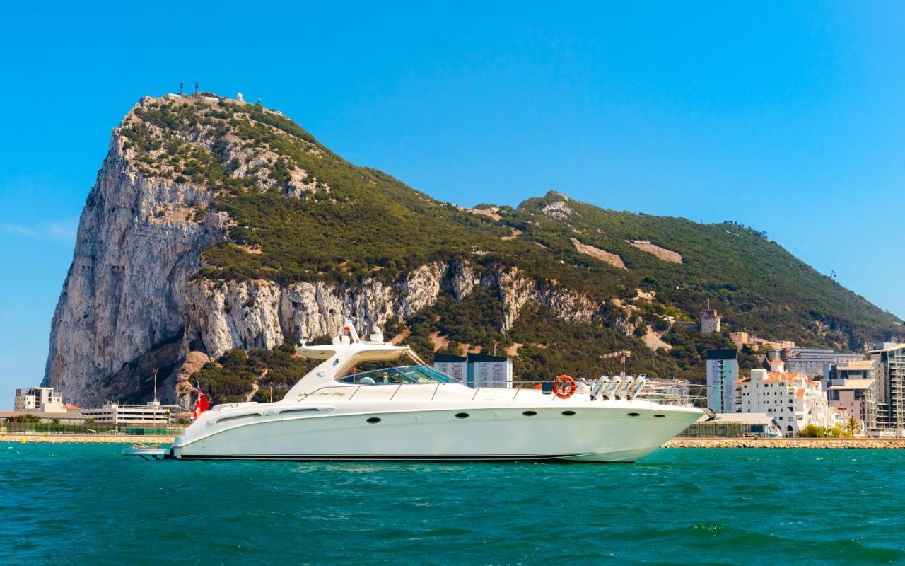 Luxury Yacht Hotel Gibraltar Exterior foto