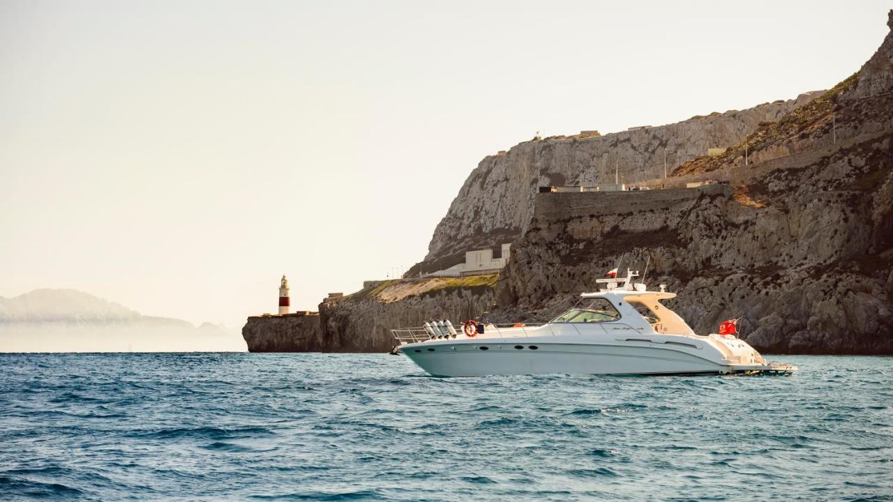 Luxury Yacht Hotel Gibraltar Exterior foto