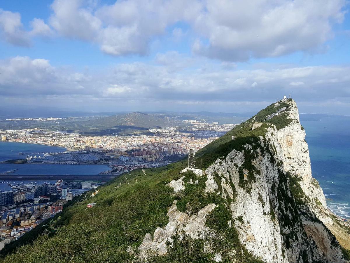Luxury Yacht Hotel Gibraltar Exterior foto